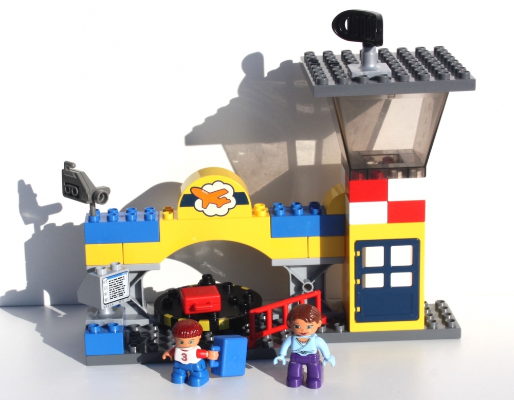 Bild 1 von 5595 - Ville großer Flughafen  / (Variante) gebraucht gut - mit OVP