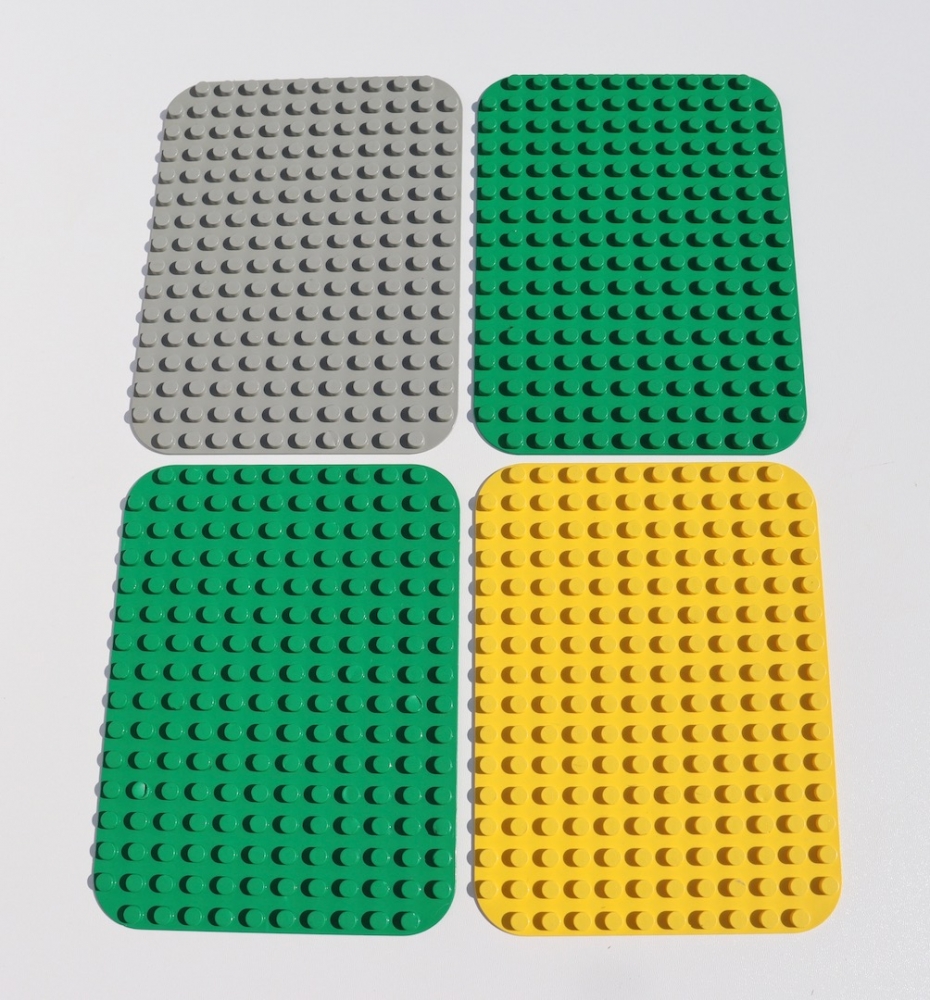 Bild 1 von Bauplatte / Bodenplatte mittel  / (Farbe / Zustand) gebraucht gut 2 - grün