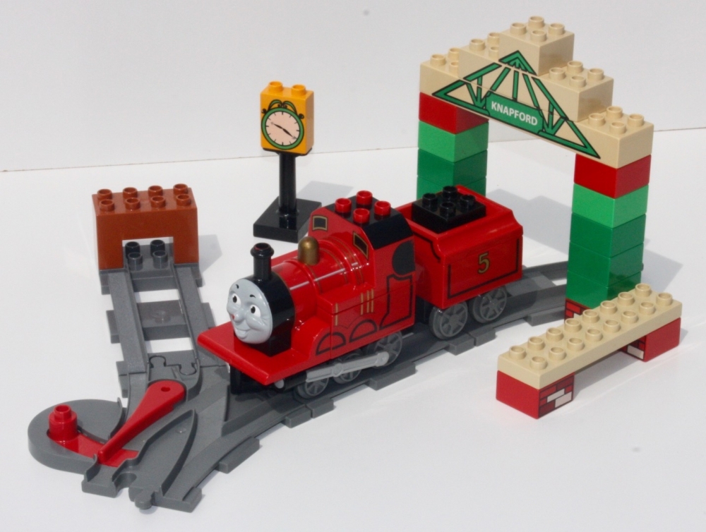 Bild 1 von 5552 - Thomas James am Bahnhof Knapford  / (Variante) gebraucht gut- ohne OVP & Bauanleitung