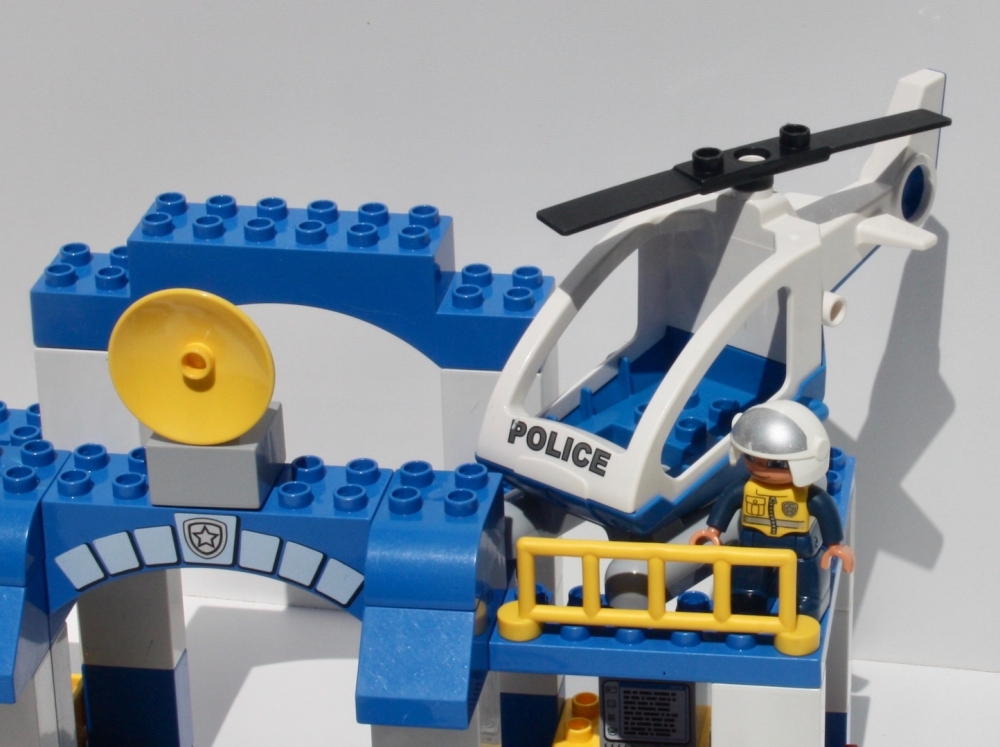 Bild 1 von 5681 - Polizeistation  / (Variante) gebraucht sehr gut - ohne OVP & Bauanleitung